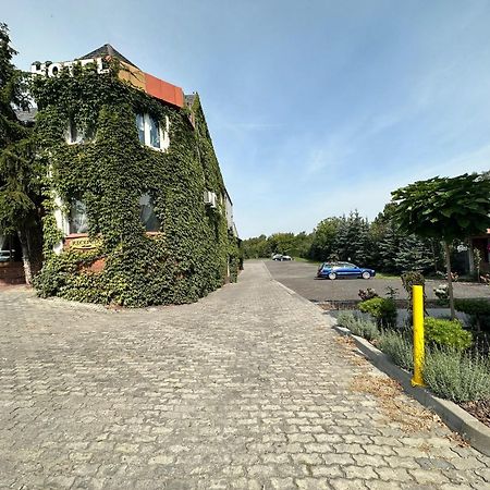 Hotel Kresowianka Конін Екстер'єр фото