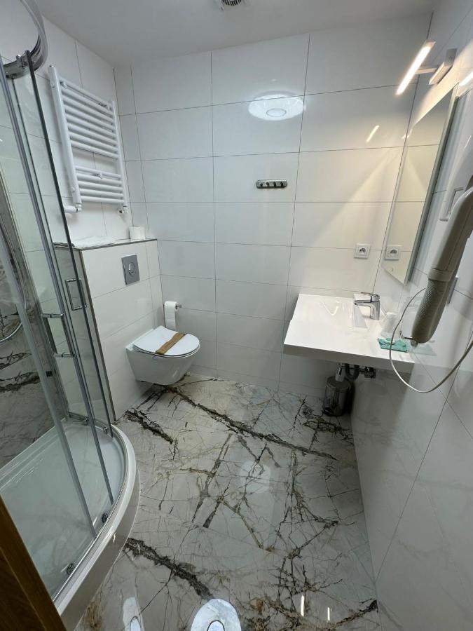 Hotel Kresowianka Конін Екстер'єр фото