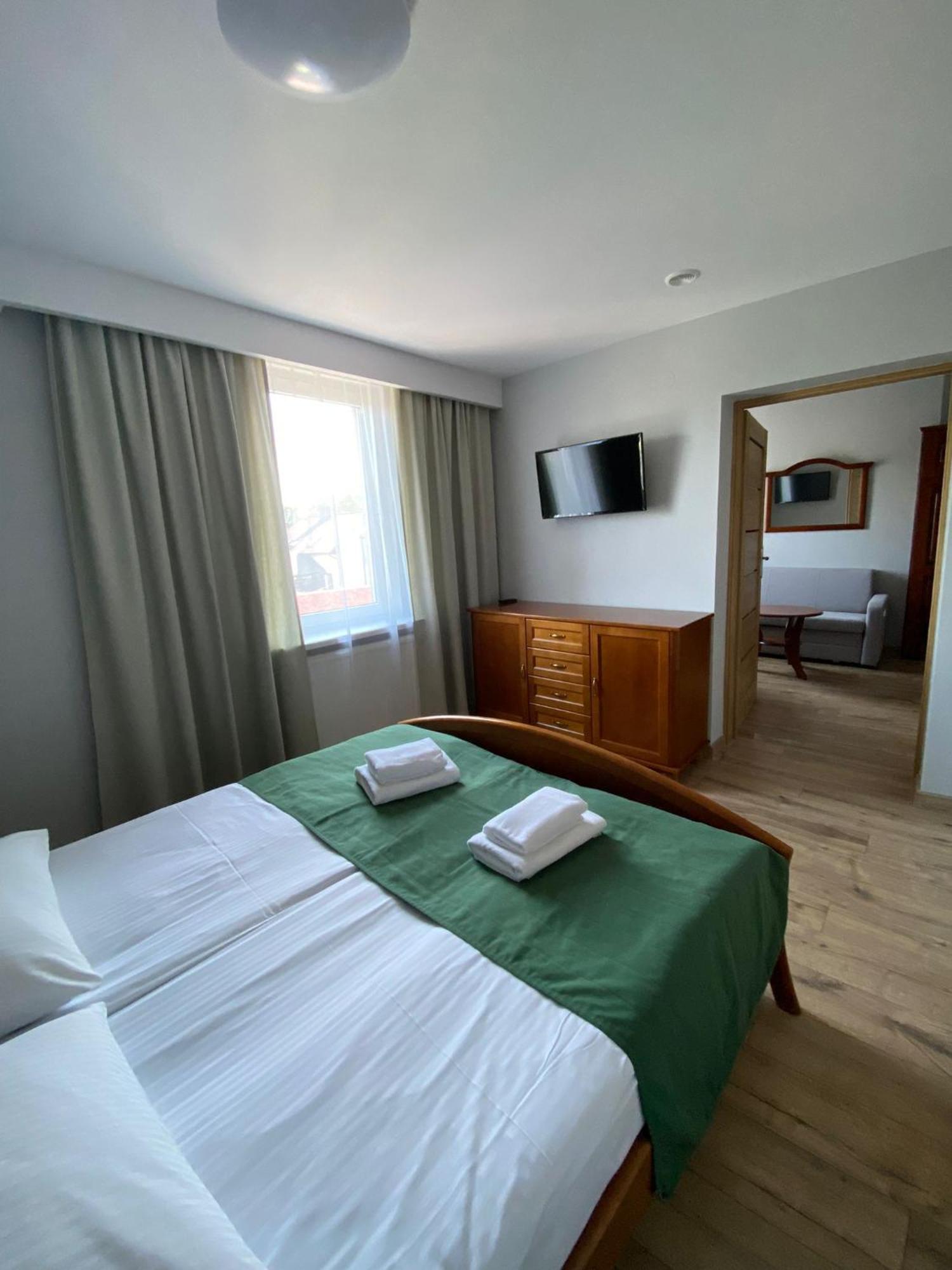 Hotel Kresowianka Конін Екстер'єр фото