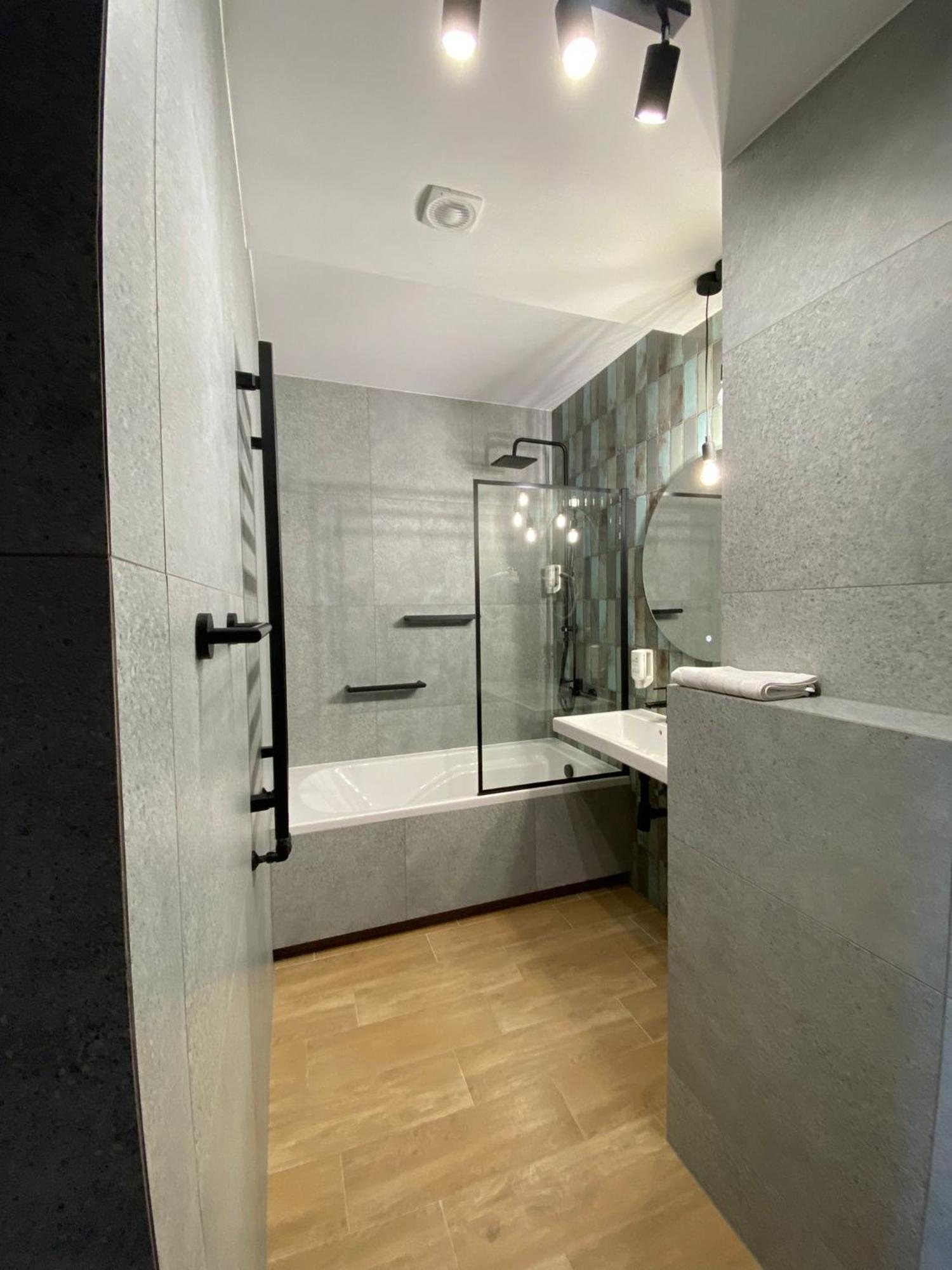 Hotel Kresowianka Конін Екстер'єр фото